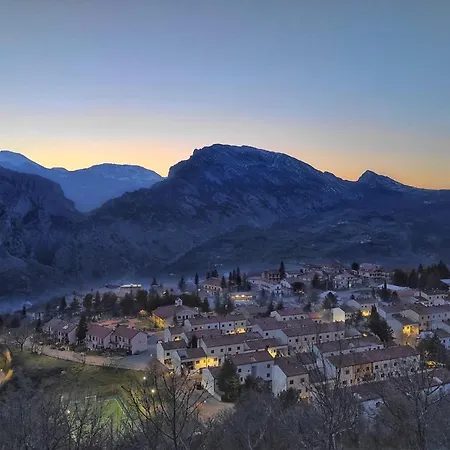Hébergement de vacances Fantastica Casa Ai Piedi Del Monte Pollino *